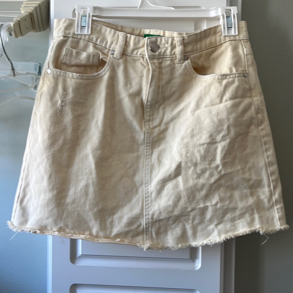 light yellow skirt